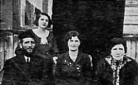 czy781.jpg [13 KB] - Alter Walmer, his wife, daughter and mother-in-law